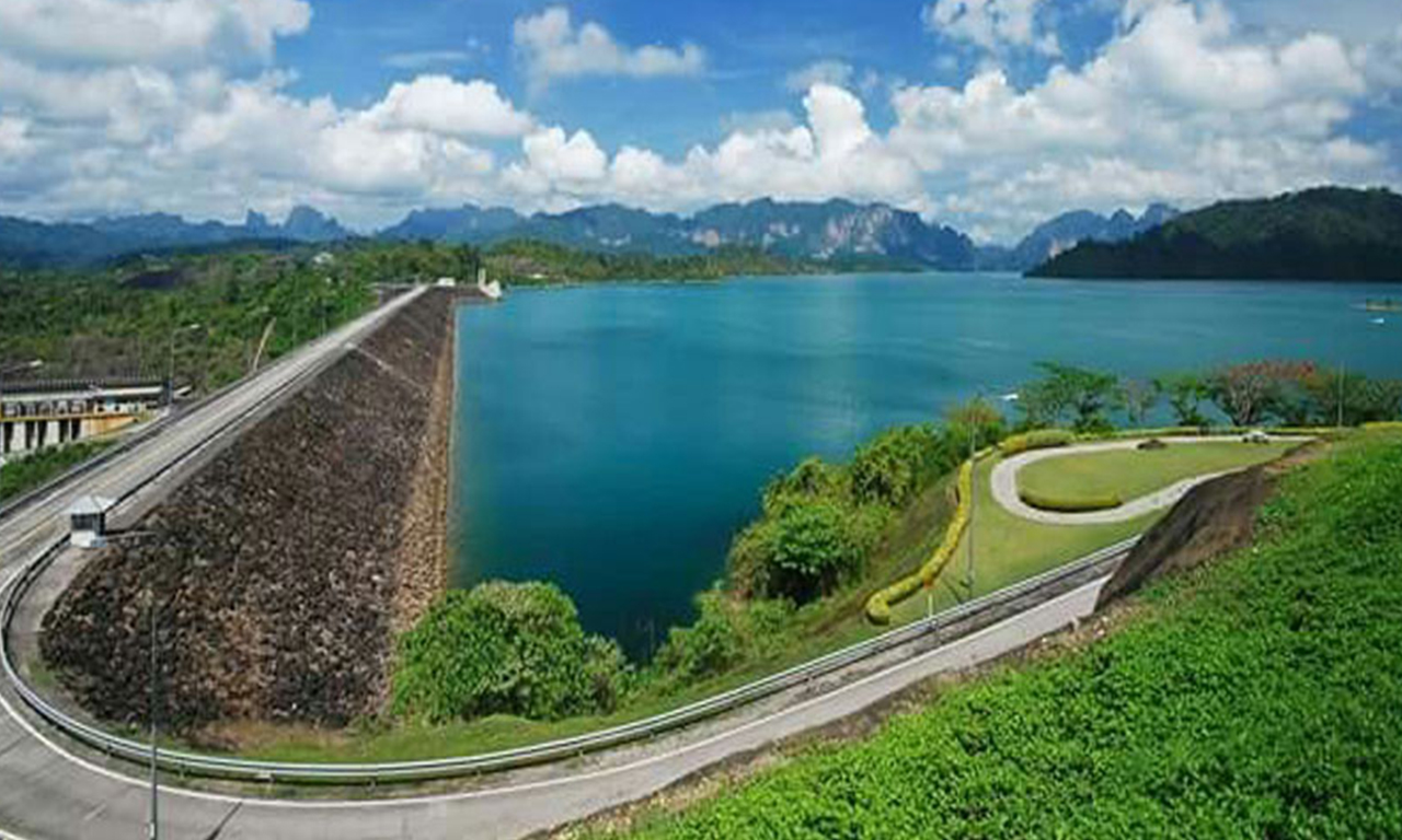 สะพานแขวนรูปหัวใจ